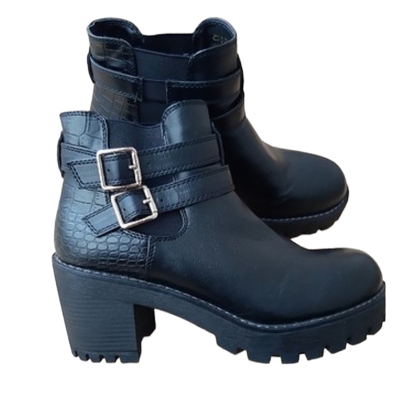 Catwalk Women's Belt Buckle Black Slip On Chunky Boots Faux Leather‎ 39 - Picture 1 of 16
